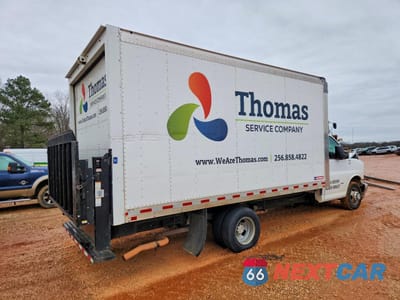 Trzecie zdjęcie samochodu z tyłu: 2021 CHEVROLET EXPRESS G3500 BOX TRUCK VIN:1GB3GSC79M1200005 - miniatura