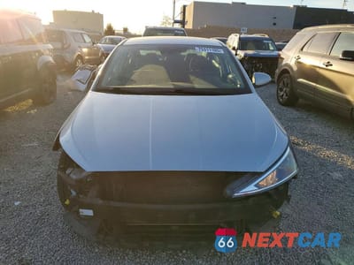 Piąte zdjęcie samochodu w środku: 2020 HYUNDAI ELANTRA SEL VIN:5NPD84LF2LH531421 - miniatura
