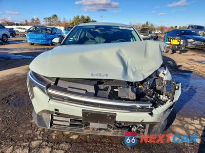 Piąte zdjęcie samochodu w środku: 2025 KIA K4 LXS VIN:3KPFT4DE0SE042418 - miniatura