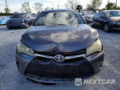 Piąte zdjęcie samochodu w środku: 2017 TOYOTA CAMRY LE VIN:4T1BF1FKXHU410651 - miniatura