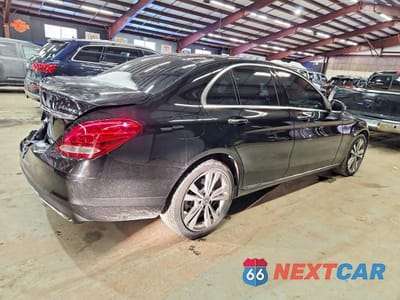 Trzecie zdjęcie samochodu z tyłu: 2018 MERCEDES-BENZ C 300 4MATIC VIN:WDDWF4KBXJR387335 - miniatura