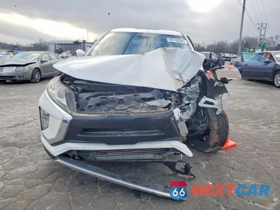 Piąte zdjęcie samochodu w środku: 2018 MITSUBISHI ECLIPSE CROSS SE VIN:JA4AT5AA9JZ069339 - miniatura