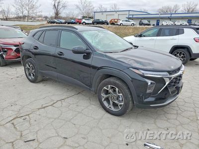 Czwarte zdjęcie samochodu z boku: 2025 CHEVROLET TRAX 1LT VIN:KL77LHEPXSC178698 - miniatura