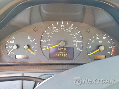 Zdjęcie 9 z 11 samochodu: 2002 MERCEDES-BENZ E 320 VIN:WDBJF65J52B421869 - miniatura