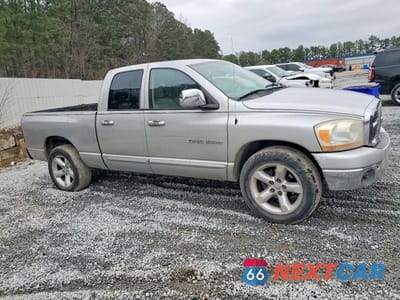 Czwarte zdjęcie samochodu z boku: 2006 DODGE RAM 1500 SLT VIN:1D7HA18N96S695698 - miniatura