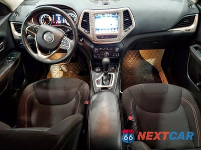 Zdjęcie 8 z 13 samochodu: 2017 JEEP CHEROKEE LATITUDE VIN:1C4PJMCS4HW509047 - miniatura