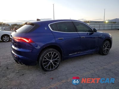 Trzecie zdjęcie samochodu z tyłu: 2023 MASERATI GRECALE GT VIN:ZN682AVA1P7415994 - miniatura