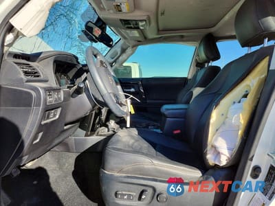 Zdjęcie 7 z 12 samochodu: 2023 TOYOTA 4RUNNER VIN:JTEUU5JR0P6111277 - miniatura