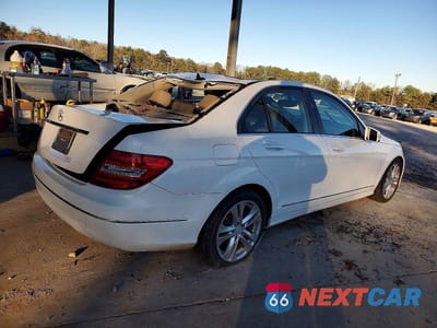 Trzecie zdjęcie samochodu z tyłu: 2013 MERCEDES-BENZ C 250 VIN:WDDGF4HB2DA780034 - miniatura