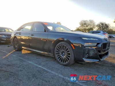 Czwarte zdjęcie samochodu z boku: 2024 BMW I7 EDRIVE50 VIN:WBY43EJ03RCR66583 - miniatura