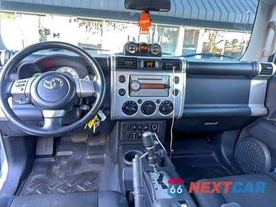 Zdjęcie 9 z 13 samochodu: 2007 TOYOTA FJ CRUISER VIN:JTEBU11F170094210 - miniatura
