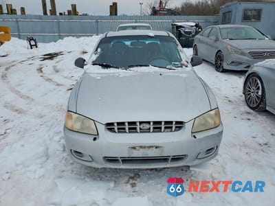 Piąte zdjęcie samochodu w środku: 2002 HYUNDAI ACCENT GL VIN:KMHCG45C02U325127 - miniatura