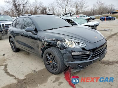 Czwarte zdjęcie samochodu z boku: 2014 PORSCHE CAYENNE VIN:WP1AA2A24ELA05574 - miniatura