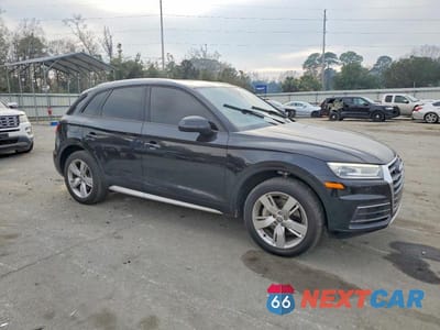 Czwarte zdjęcie samochodu z boku: 2018 AUDI Q5 PREMIUM VIN:WA1ANAFY9J2012253 - miniatura