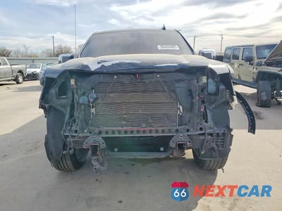 Piąte zdjęcie samochodu w środku: 2022 GMC SIERRA K1500 DENALI VIN:3GTUUGED8NG647369 - miniatura
