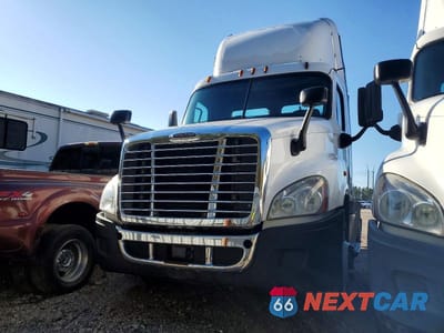 Drugie zdjęcie samochodu z przodu: 2016 FREIGHTLINER CASCADIA 125 SEMI TRUCK VIN:1FUBGEDV7GLHC5649 - miniatura