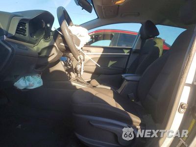 Zdjęcie 7 z 12 samochodu: 2019 HYUNDAI ELANTRA SE VIN:KMHD74LF8KU811301 - miniatura