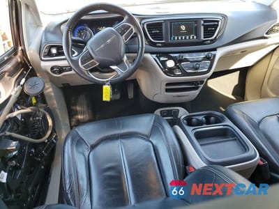 Zdjęcie 8 z 13 samochodu: 2020 CHRYSLER PACIFICA TOURING L VIN:2C4RC1BG0LR165913 - miniatura