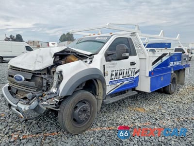 2018 FORD F450 SUPER DUTY 1FDUF4GT2JEC41632 - główne zdjęcie licytacji z USA - miniatura