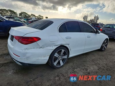 Trzecie zdjęcie samochodu z tyłu: 2022 MERCEDES-BENZ C 300 VIN:W1KAF4GB4NR010024 - miniatura