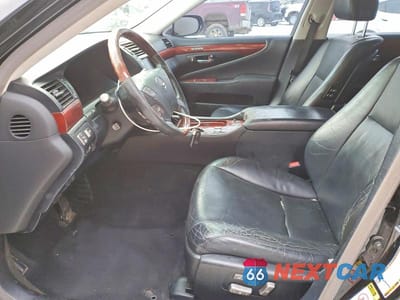 Zdjęcie 7 z 12 samochodu: 2010 LEXUS LS 460 VIN:JTHCL5EF8A5006601 - miniatura