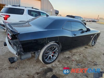 Trzecie zdjęcie samochodu z tyłu: 2016 DODGE CHALLENGER SRT 392 VIN:2C3CDZDJ2GH191603 - miniatura