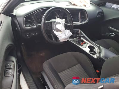 Zdjęcie 8 z 13 samochodu: 2017 DODGE CHALLENGER SXT VIN:2C3CDZAG3HH519184 - miniatura