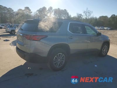 Trzecie zdjęcie samochodu z tyłu: 2023 CHEVROLET TRAVERSE LT VIN:1GNERGKW6PJ215058 - miniatura