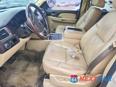 Zdjęcie 7 z 11 samochodu: 2009 GMC YUKON DENALI VIN:1GKFK03209R230491 - miniatura