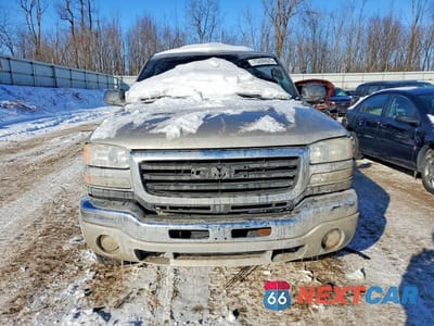Piąte zdjęcie samochodu w środku: 2006 GMC SIERRA K2500 HEAVY DUTY VIN:1GTHK29U16E134431 - miniatura