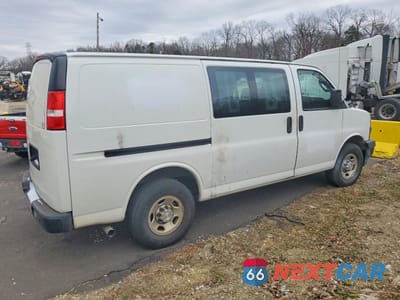 Trzecie zdjęcie samochodu z tyłu: 2021 CHEVROLET EXPRESS G2500 VIN:1GCWGAFP7M1240582 - miniatura