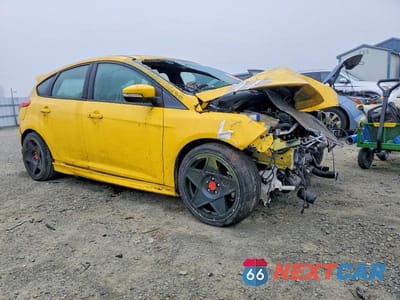 Czwarte zdjęcie samochodu z boku: 2018 FORD FOCUS ST VIN:1FADP3L91JL233626 - miniatura
