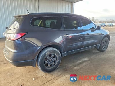 Trzecie zdjęcie samochodu z tyłu: 2016 CHEVROLET TRAVERSE LS VIN:1GNKVFED5GJ319981 - miniatura