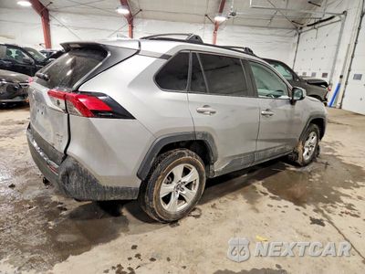 Trzecie zdjęcie samochodu z tyłu: 2019 TOYOTA RAV4 XLE VIN:2T3P1RFV9KW055662 - miniatura