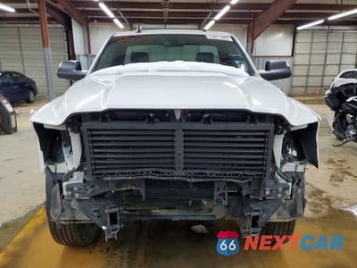 Piąte zdjęcie samochodu w środku: 2022 RAM 2500 TRADESMAN 6.4L V8 4X4 8' BOX VIN:3C6MR5AJ7NG315464 - miniatura