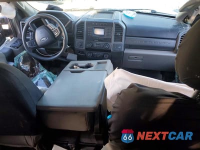 Zdjęcie 8 z 13 samochodu: 2020 FORD F350 UTILITY / SERVICE TRUCK VIN:1FD8W3HT6LED11033 - miniatura