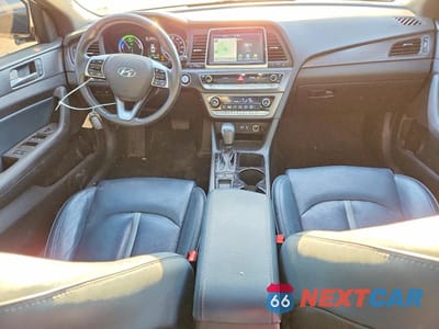 Zdjęcie 8 z 11 samochodu: 2019 HYUNDAI SONATA HYBRID VIN:KMHE34L31KA087989 - miniatura