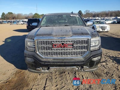 Piąte zdjęcie samochodu w środku: 2018 GMC SIERRA K1500 DENALI VIN:3GTU2PEJ0JG433823 - miniatura