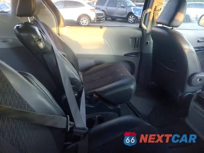Zdjęcie 11 z 13 samochodu: 2011 TOYOTA SIENNA SPORT VIN:5TDXK3DC5BS105194 - miniatura