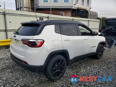 Trzecie zdjęcie samochodu z tyłu: 2024 JEEP COMPASS LATITUDE VIN:3C4NJDBN6RT146423 - miniatura