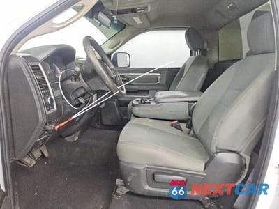 Zdjęcie 7 z 12 samochodu: 2016 RAM 1500 ST VIN:3C6JR6DM3GG390311 - miniatura