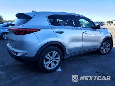 Trzecie zdjęcie samochodu z tyłu: 2018 KIA SPORTAGE LX VIN:KNDPM3AC7J7309664 - miniatura