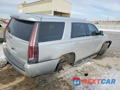 Trzecie zdjęcie samochodu z tyłu: 2019 CADILLAC ESCALADE LUXURY VIN:1GYS4BKJ3KR281430 - miniatura