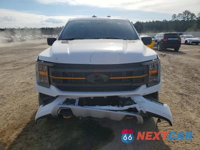 Piąte zdjęcie samochodu w środku: 2023 FORD F150 SUPERCREW VIN:1FTFW1E50PFC31474 - miniatura
