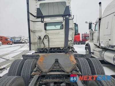 Zdjęcie 6 z 10 samochodu: 2024 VOLVO VNR SEMI TRUCK VIN:4V4WC9EG2RN655213 - miniatura