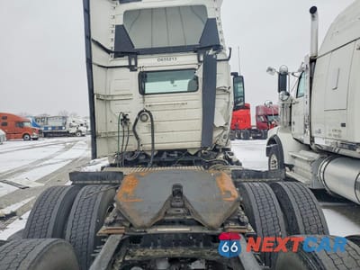 Zdjęcie 6 z 10 samochodu: 2024 VOLVO VNR SEMI TRUCK VIN:4V4WC9EG2RN655213 - miniatura