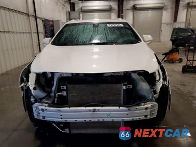 Piąte zdjęcie samochodu w środku: 2019 CADILLAC XT5 LUXURY VIN:1GYKNDRS9KZ274036 - miniatura