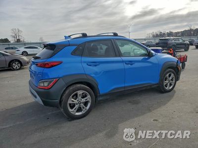 Trzecie zdjęcie samochodu z tyłu: 2022 HYUNDAI KONA SEL VIN:KM8K6CABXNU797457 - miniatura