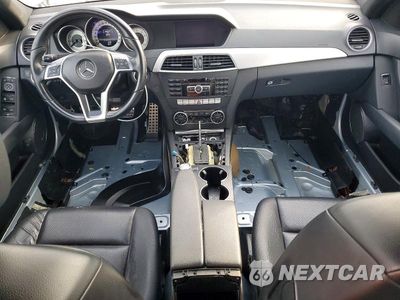 Zdjęcie 8 z 12 samochodu: 2013 MERCEDES-BENZ C 250 VIN:WDDGF4HB3DR241438 - miniatura