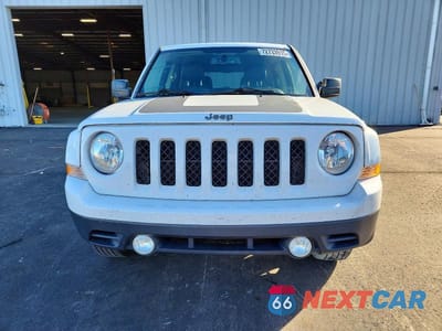 Piąte zdjęcie samochodu w środku: 2016 JEEP PATRIOT SPORT VIN:1C4NJPBAXGD751756 - miniatura
